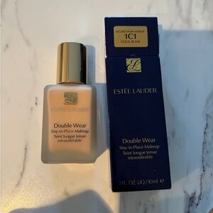 Estée Lauder double wear foundation 1C1 Cool Bone